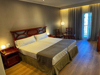 Hotel Reveron Plaza