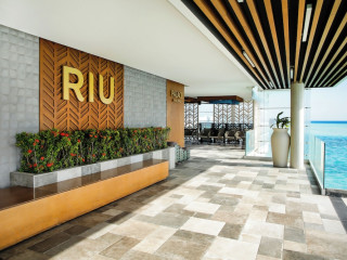 Hotel Riu Atoll