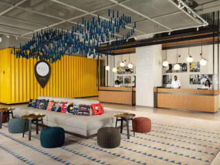 Hotel Rove City Walk