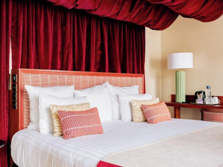 Hotel Sacha