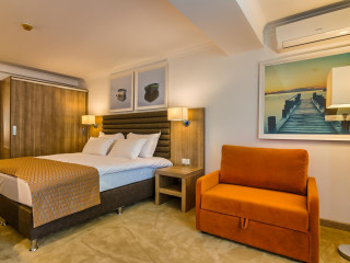 Hotel Saturn