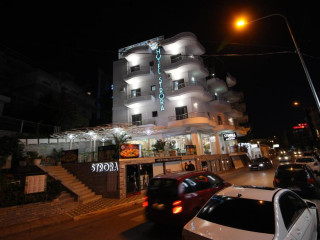 Hotel Strora