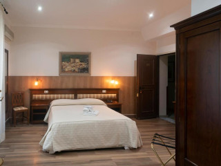 Hotel Tonic