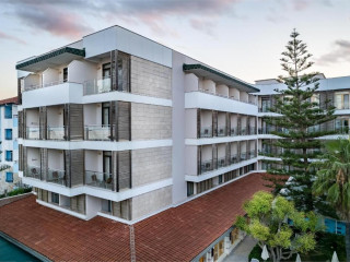 Hotel Trendy Side Beach