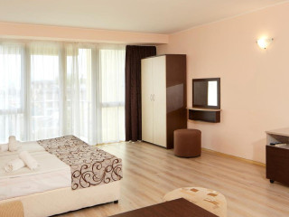 HOTEL VECHNA R