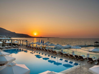 Hotel & Village Alexander Beach