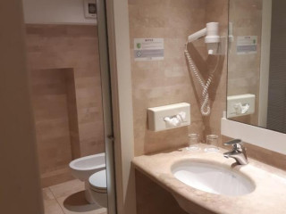 Hotel White
