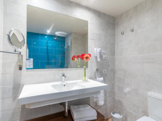 Hovima La Pinta Beachfront Family Hotel