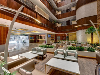 Howard Johnson Plaza By Wyndham Dubai