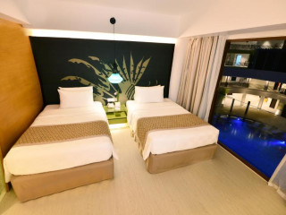Hue Hotels and Resorts Boracay Managed by HII