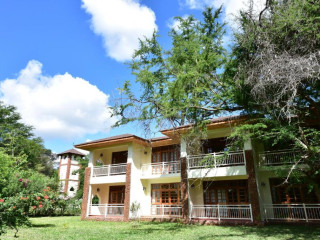Hunter's Lodge