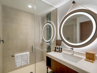 Hyatt Centric Waikiki Beach