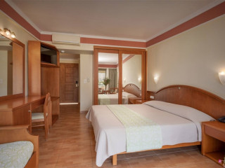 Desert Pearl Apartments