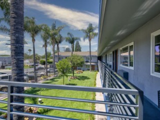 HYLAND MOTEL VAN NUYS