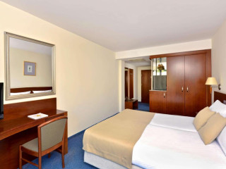 Iberostar Waves Bellevue Hotel