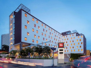 IBIS BANGKOK SATHORN