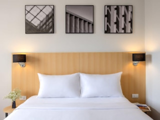 IBIS BANGKOK SATHORN