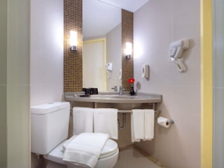 IBIS BANGKOK SUKHUMVIT 4