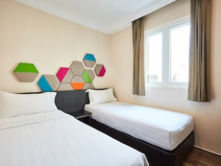 IBIS BUDGET SINGAPORE EMERALD