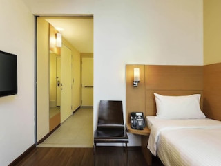 IBIS SINGAPORE NOVENA (SG CLEAN)
