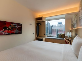 IBIS SINGAPORE ON BENCOOLEN (SG CLEAN)