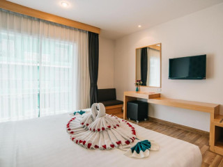 iCheck inn Central Patong