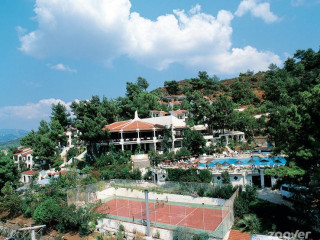 HOTEL SATURN.
