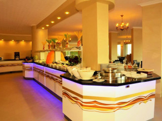 HOTEL SATURN.