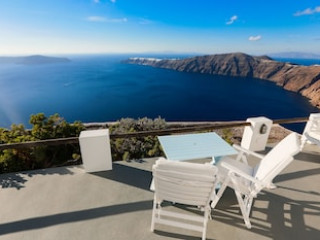 ILIOPERATO TRADITIONAL APARTMENTS