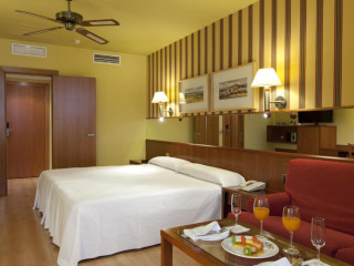 Ilunion Les Corts Spa