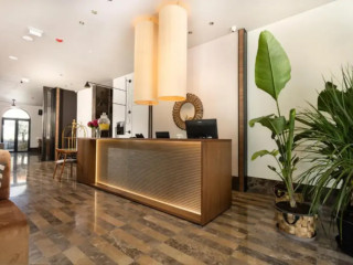 Infinity Hotel & More