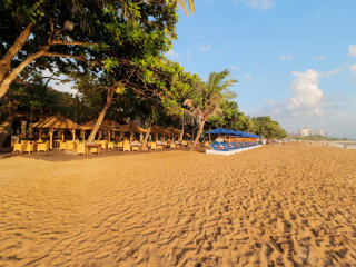 Inna Sindhu Beach Hotel & Resort