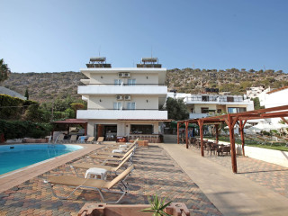 Iraklis Apartments Stalis