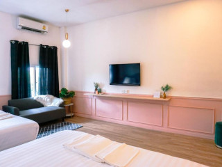 Isara Boutique Hotel and Café