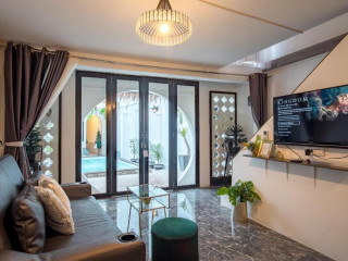 Isara Boutique Hotel and Cafe