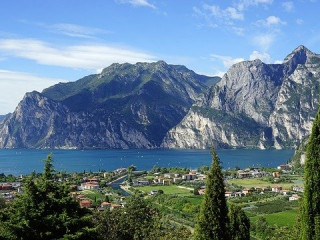 ITALIA - Marile Lacuri, Coasta de Azur si Insula Capri