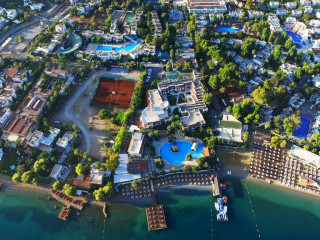 IZER HOTEL AND BEACH CLUB
