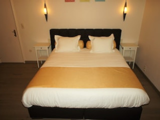 J AND R BRUSSELS CITY APARTMENT