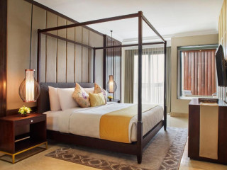 Jambuluwuk Oceano Seminyak Hotel