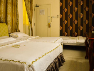 Jayleen 1918 Hotel