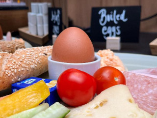 Jimmy's Apartments Dandelion