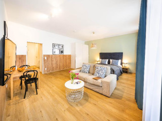 Jimmy's Apartments Dandelion