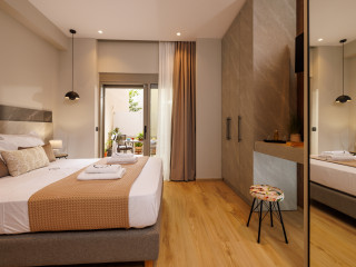 JOLLY SUITES
