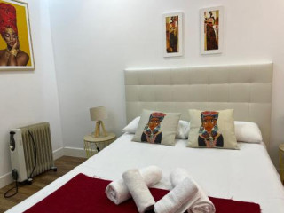 JUANELO CLOSE TO THE GRAN VIA