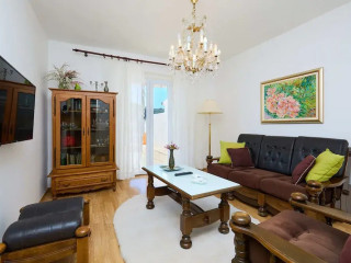 Kablar'S Sunny Suites