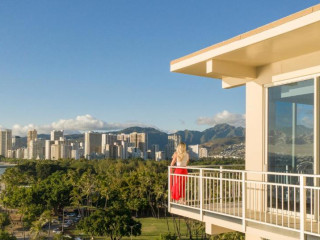 Kaimana Beach Hotel