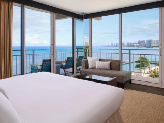Kaimana Beach Hotel
