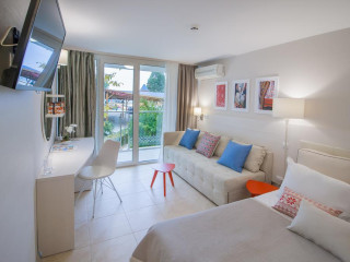 Noni's Apartments