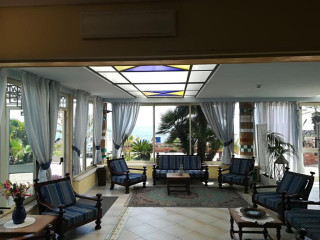 Kalos Hotel