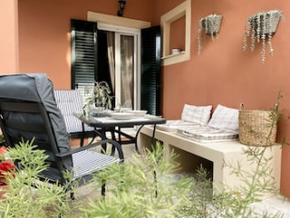 KALOUDIS APARTMENTS & STUDIOS